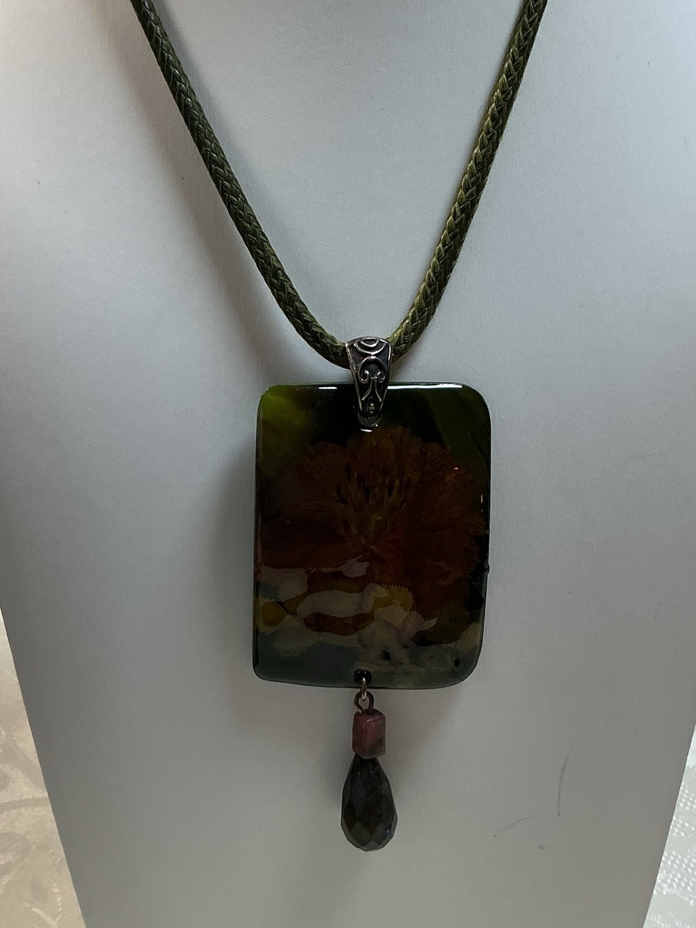 Chico’s Pressed Flower Resin Antique Gold Tone Pendant Necklace